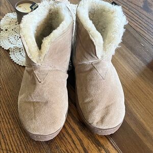 Old friends sheepskin lined ankle moccasin slippers